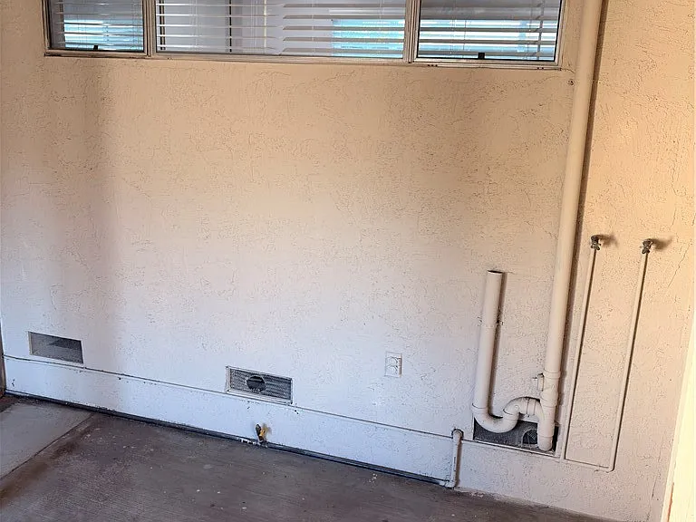 1222 S Gladys Ave #A — Photo 26
