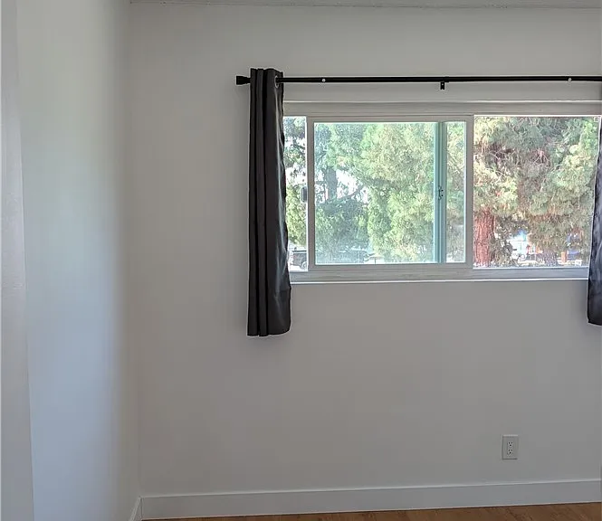 315 S Pine St — Photo 8