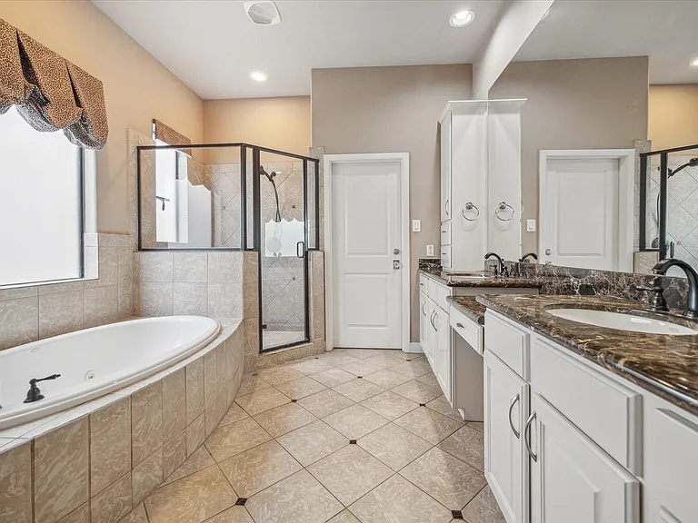 5217 Lillian St — Photo 26