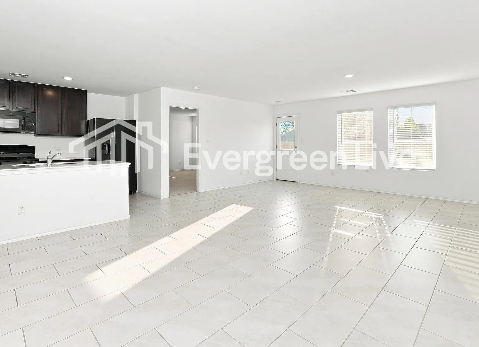 4 bed, 2.0 bath, 1784 sqft, $1,695 — Photo 3