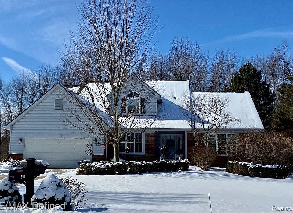 1st image of 590 Crestmoor Cir