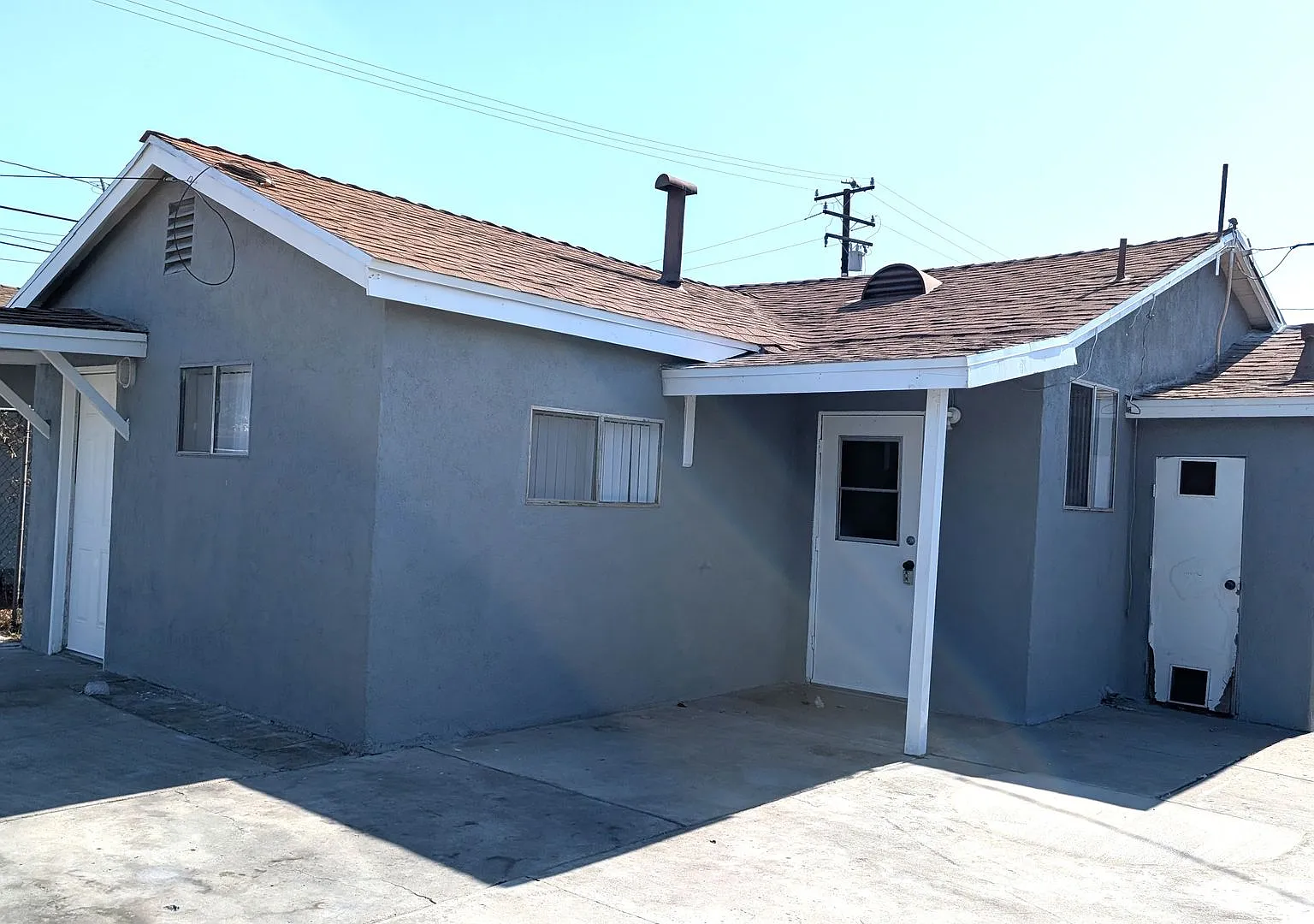 2805 Meeker Ave. — Photo 1