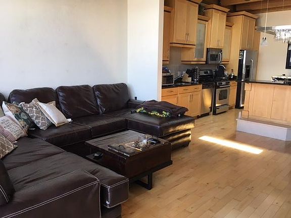 4th image of 541 E Erie St Unit 606-2