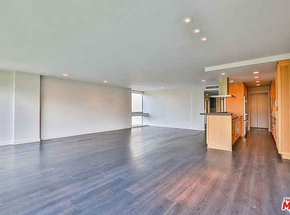 4th image of 2220 Avenue Of The Stars Unit 403