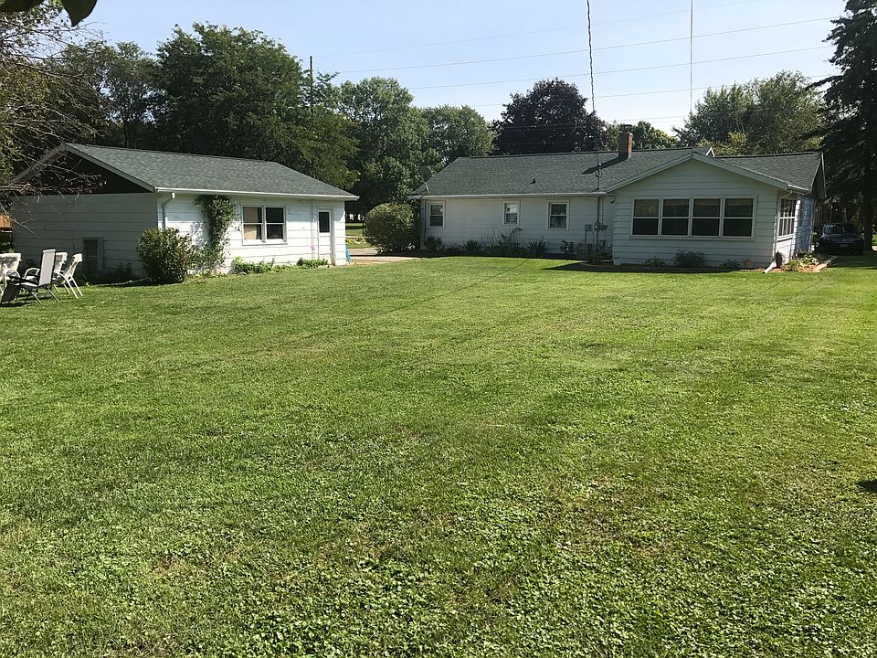 2nd image of 540 Meadow Ln
