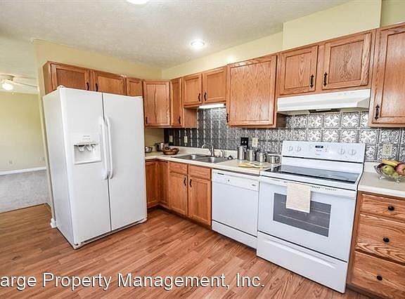 4th image of 407 E Potowatami Ct