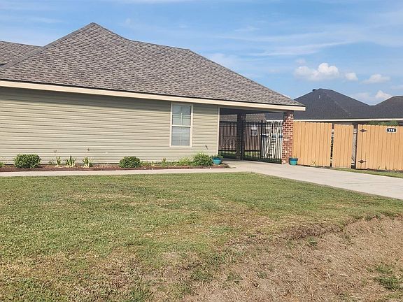 3rd image of 174 Southern Cir