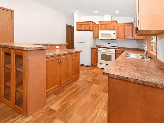4th image of 221 17th St NW