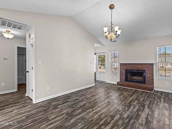5th image of 116 Creekview Drive