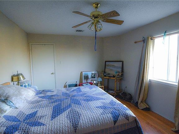 4th image of 812 Sweetwater River Dr