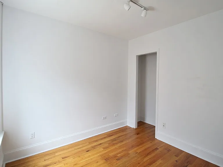 25 Cornelia St #17 — Photo 4