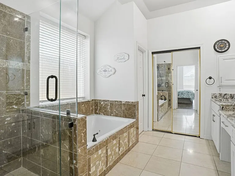 3909 Hogan Manor Dr — Photo 35