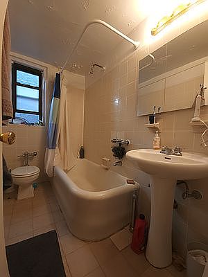 5th image of 310 E 55th St APT 3G