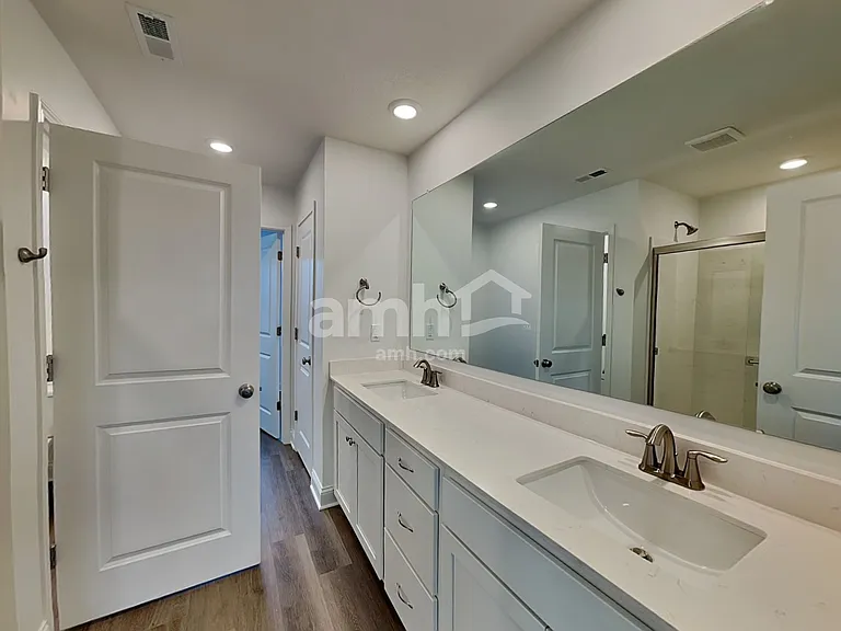 318 Hill St — Photo 12