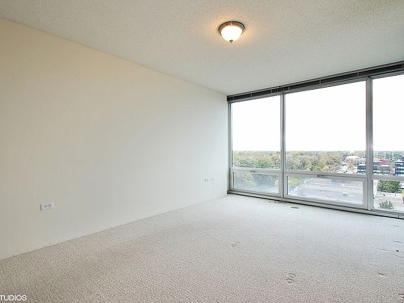5th image of 9725 Woods Dr Unit 1106