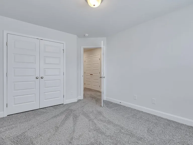329 Governor Gwinnett Way — Photo 34
