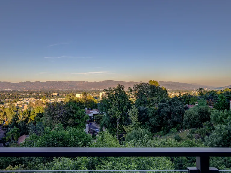 15125 Rayneta Dr — Photo 58