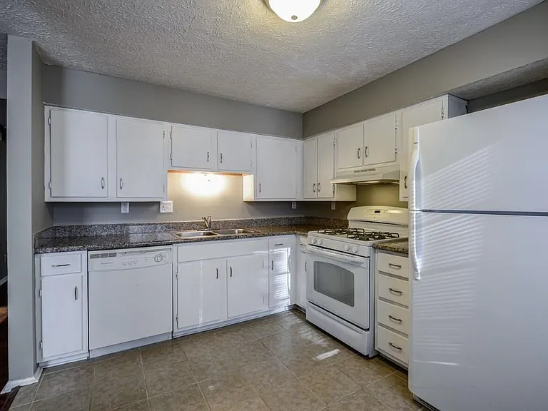 2887 Royal Path Ct — Photo 11