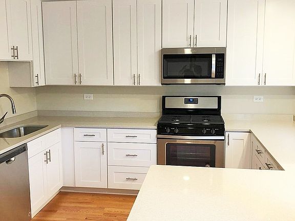 2nd image of 1149 W Wrightwood Ave APT 1E