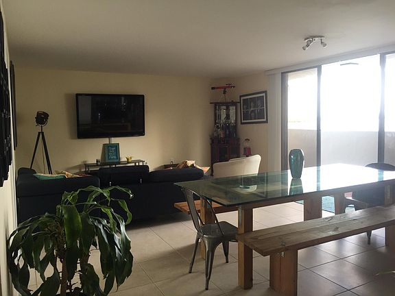 4th image of 555 NE 30th St APT 502