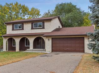 2575 Brogger Cir, Golden Valley, MN 55427