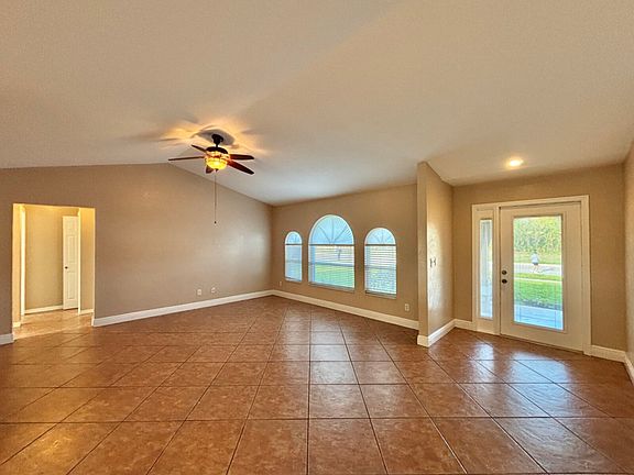 3rd image of 4343 SW Sands Blvd