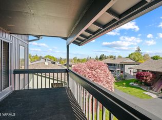 21 Burning Tree Dr, Yakima, WA 98902