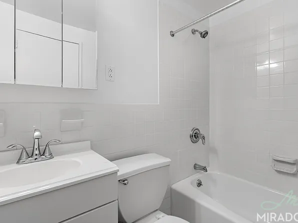 132 East 45th Street image 6 of 11