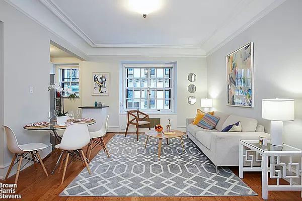 1st image of 2109 Broadway #12/160