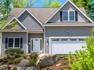 30 Steinbeck St, Tyngsboro, MA 01879