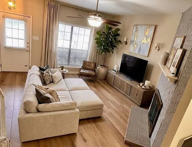 234 Samuel Blvd #P2 — Photo 2