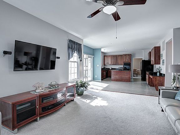 2nd image of 14707 Hanna Ct