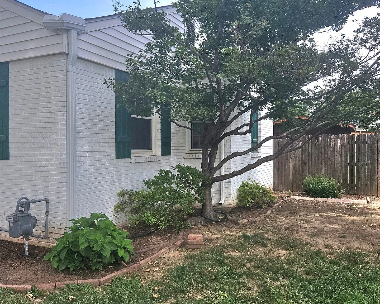 2 bed, 1.0 bath, 888 sqft, $1,960 — Photo 4