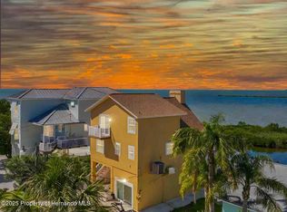 6633 Driftwood Dr, Hudson, FL 34667