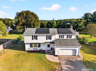 4 Pamela Way, Waterford, CT 06385