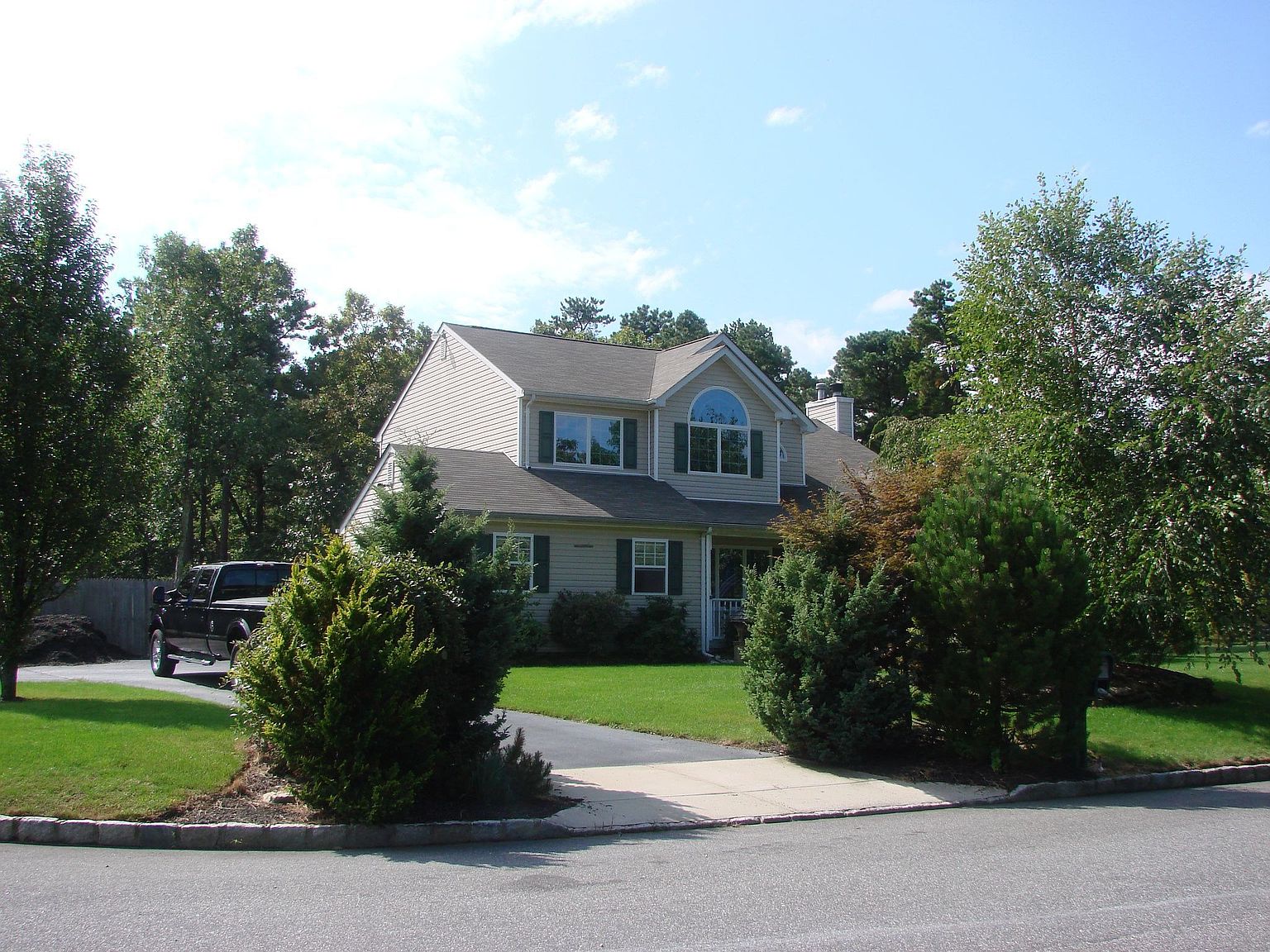 20 Sommerset Dr, Yaphank, NY 11980 Zillow