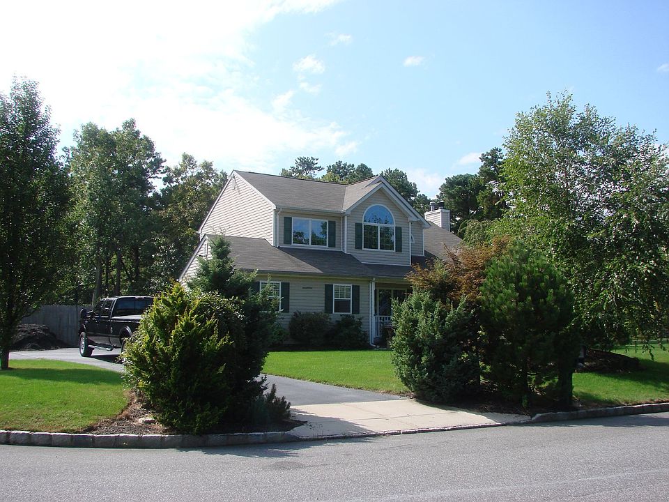 1st image of 20 Sommerset Dr
