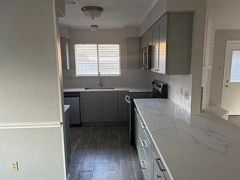 3415 Wingdale Ct — Photo 4