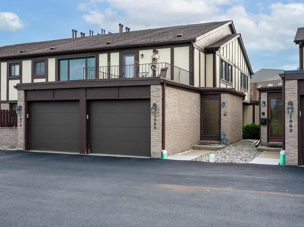 1080 Country Club Dr, Saint Clair Shores, MI 48082