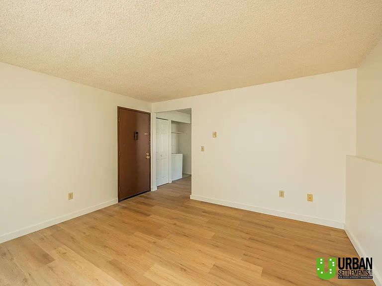 13211 E Skyview Ave — Photo 4