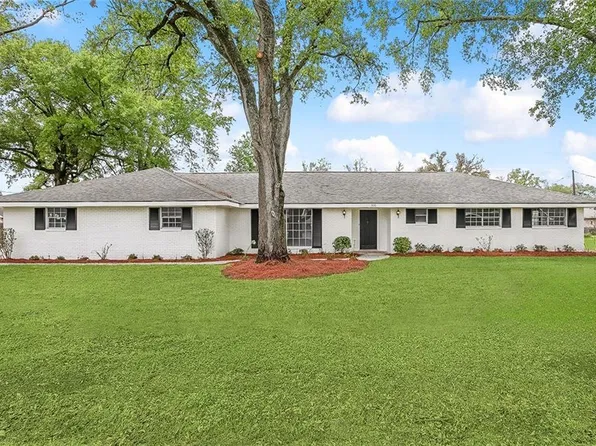 320 River Oaks Dr, Luling, LA 70070