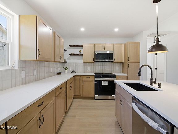 5th image of 1709 Vada Cir NW