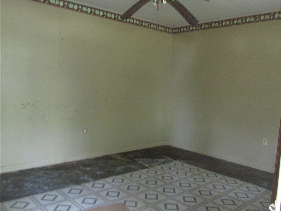 2nd image of 218 Lady Catherine Rd