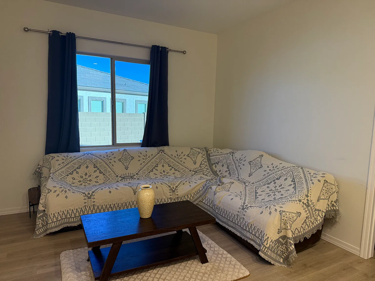 Studio, 600 sqft, $1,200 — Photo 2