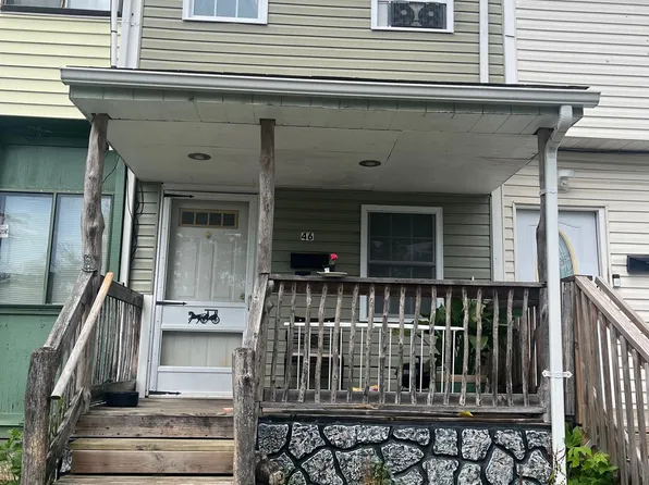 46 Turf Ln, Ranson, WV 25438