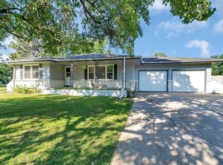 619 Columbus Ave, Newton, KS 67114