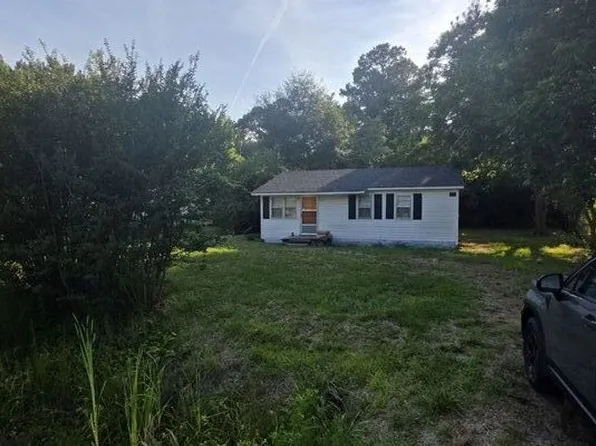 3104 Poole Rd, Kinston, NC 28504
