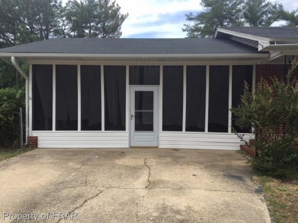 3646 Golfview Rd Hope Mills, NC Zillow