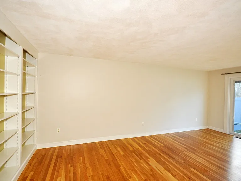 15 Seaborn Pl — Photo 9