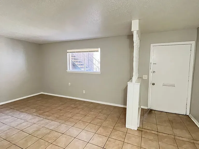 1 Bed 1 Bath Downstairs Unit — Photo 4